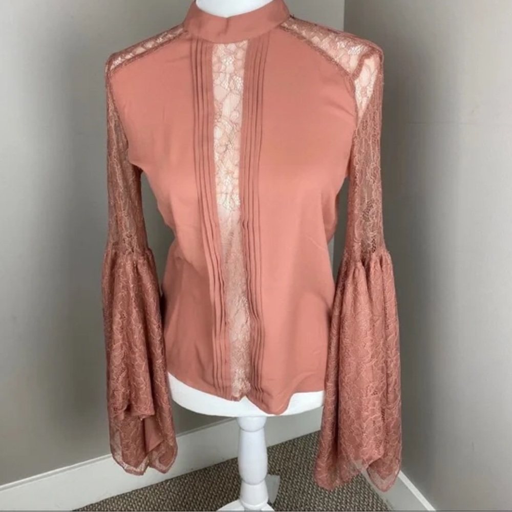 NWOT. Express Handkerchief Sleeve Lace Blouse Top Peach Pink. XS. - Picture 3 of 11